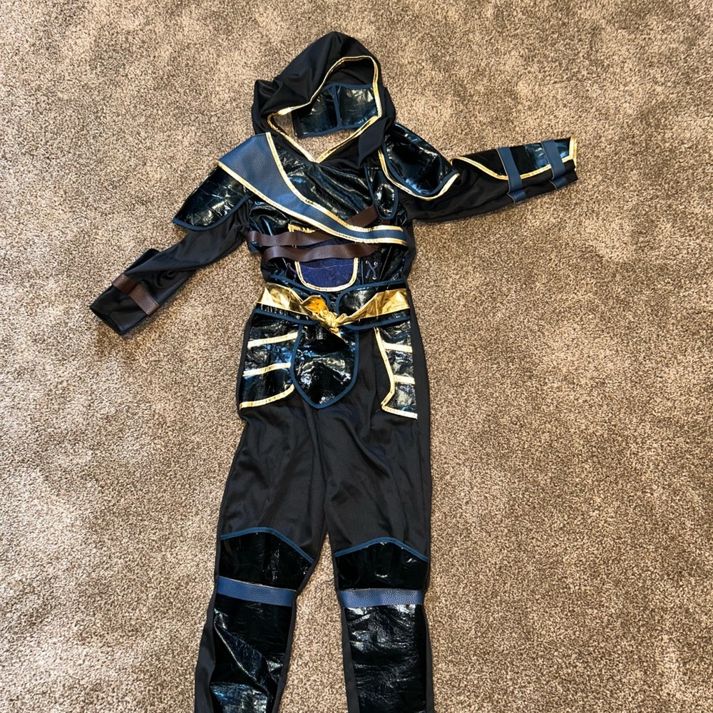Ninja Halloween costume (kids)
